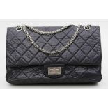 Flap Bag Reissue 2,55, Chanel.Neuauflage des von Coco Chanel entworfenen Klassikers "Classic Flap