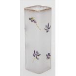 Jugendstil-Vase.Farbloses, matt geätztes Glas. Zylindrische Vierkantform mit umlaufend gestreuten