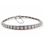 Art Deco-Diamantarmband.18 kt. WG, brutto 11,7 g. Besetzt mit 17 Diamanten im Altschliff, zus. ca.