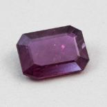 Pinker Saphir, 1,805 ct.Achteckig facettiert. Kräftiges Pink-Rot (farbveredelt), natürliche