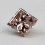Hell cognacfarbener Diamant, 0,3 ct.Im Princesscut. Light brown (I)/si1. Beigegeben: Gemological