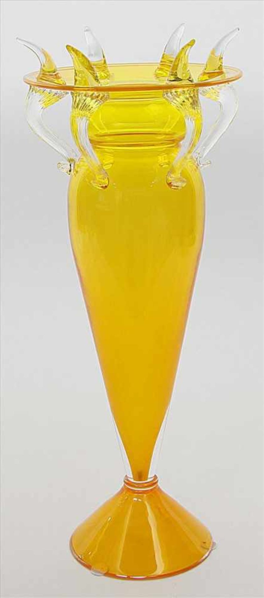 Sipek, Borek (1949 Prag 2016)Hohe Vase "Florian", aus der Serie "follies". Farbloses Glas mit