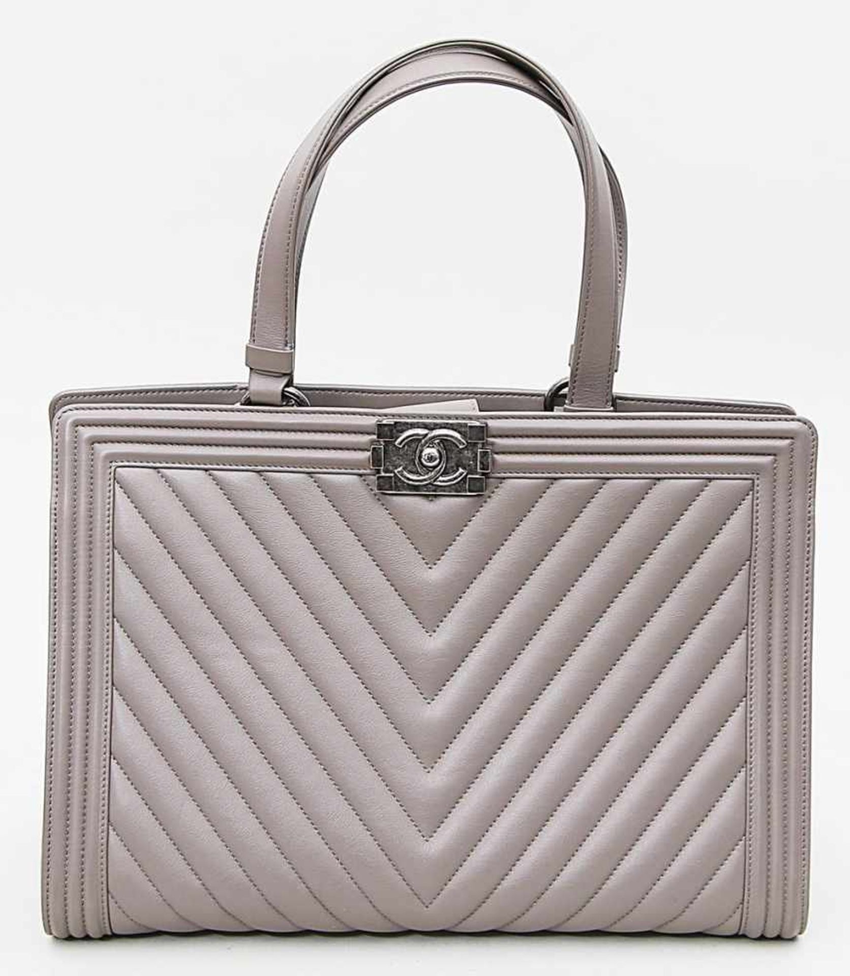 Shoppingtasche, Chanel.Graues, gestepptes Leder mit Hardware in Ruthenium-Finish. Zwei