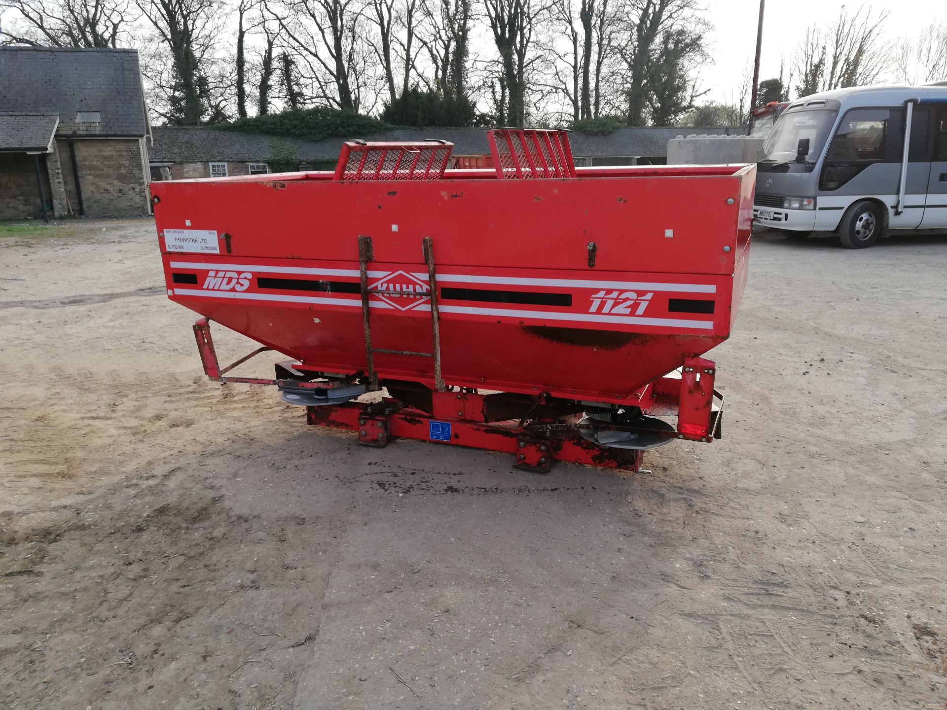 1996 Kuhn MDS 1121 24 metre Fertiliser Spreader