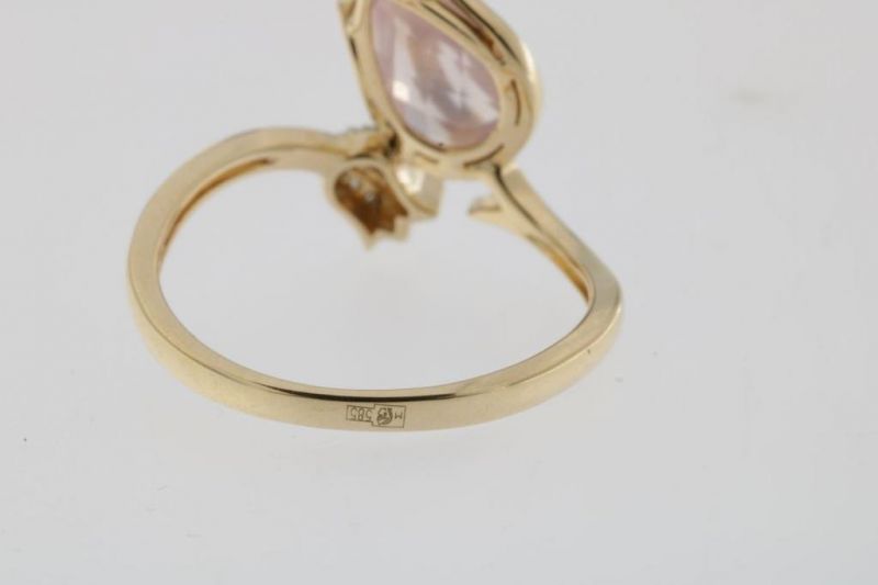 Geelgouden ring met tulp, bezet met rosekwarts en diamantjes ringmaat 17.5 gew.2.3gr.A yellow gold - Image 2 of 4