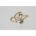 Geelgouden ring met tulp, bezet met rosekwarts en diamantjes ringmaat 17.5 gew.2.3gr.A yellow gold