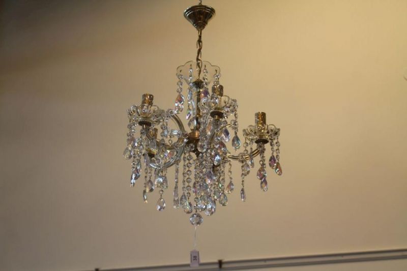 5-lichts hanglamp met gekleurd kristallen pegels.Lamp with colored cristal ornaments