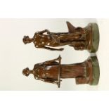 Lot van 2 bruin gepatineerde bronzen beeldjes met voorstelling van o.a. Mercurius, beide ges. H.