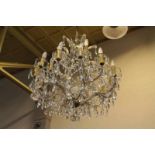 19-lichts hanglamp met kristallen pegelsLamp with cristal ornaments