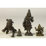 Lot van 4 bronzen sculptuurtjes, w.o. kruipende Krishna, zittende Ganesha en Boeddha, India.Lot of 4