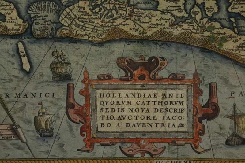 Handgekleurde gravure: Nederland, Holland; Abraham Ortelius - Hollandiae Antiquorum Catthorum - Image 3 of 4
