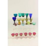 Uitgebreid lot diverse antieke glazen w.o. wijnkelken en jenever glazen
