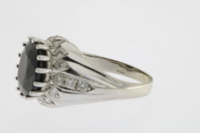 Set met witgouden ring, oorhangers bezet met diamant en zwarte stenen, geh. 585/000, gew. 11gr. - Image 5 of 6