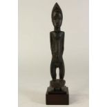 Houten sculptuur van man, Baule Ivoorkust, Afrika, h. 44 cm.wooden Baule sculpture of man, Africa,