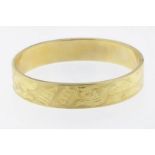 Gouden stijve armband, gew. 28gr. geh. 585/000A yellow gold stive bangle, w. 28gr. 14kt.