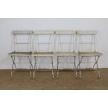 Serie van 4 wit beschilderde terrasstoelen, FrankrijkA set of 4 white painted deck chairs, France