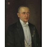 SCHAEFER, F., ges. en gedat. 1921 l.o., portret van man in rokkostuum, doek 70 x 55 cm.