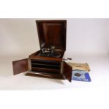 Edison Bell Discaphone tafelmodel grammofoon in houten kist.