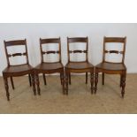 Serie van 4 beukenhouten eetkamerstoelen, Engeland 19e eeuwA set of 4 beech diningtable chairs,