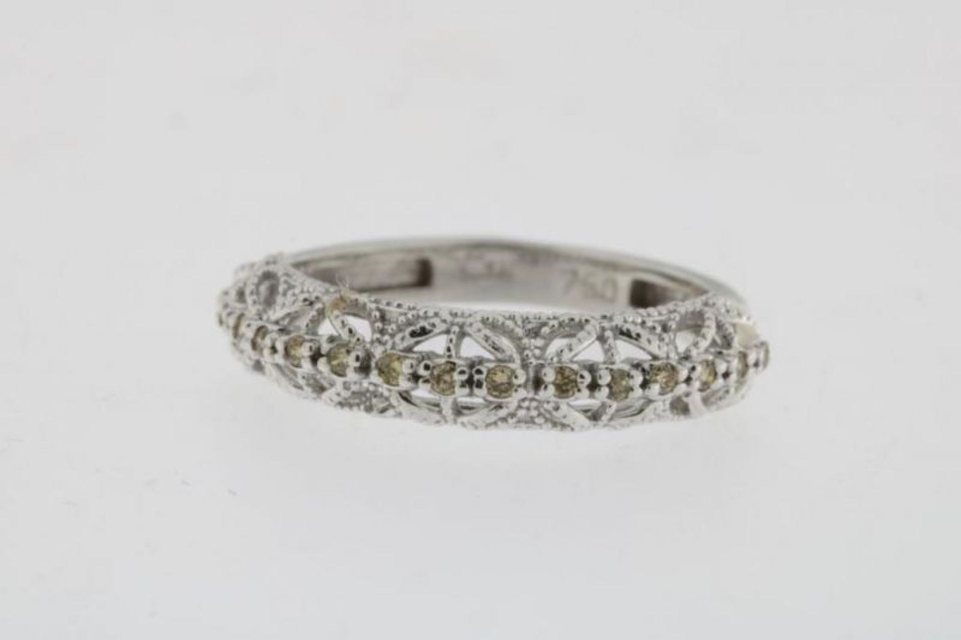 Witgouden ring met diamanten, maat 16.5, geh. 750/000 A white golden ring with diamonds, size 16.