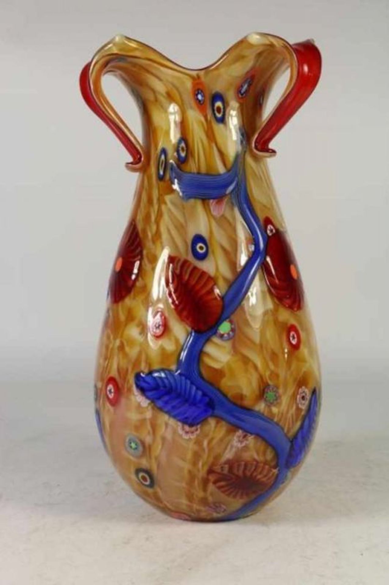 Polychroom dik glazen vaas, h. 40 cm. Polychrome glass vase, h. 40 cm.
