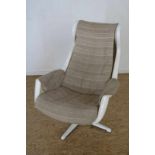 Kunststof Galaxy lounge chair, ontwerp Alf Svensson en Yngvar Sandstrom voor Dux, Zweden ca. 1970.