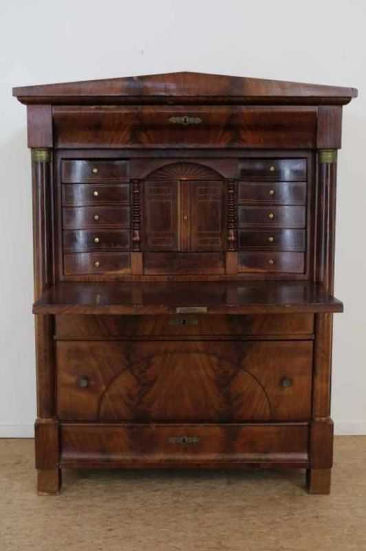 Mahonie Empire secretaire met schrijfklep waarachter interieur met 2 ingelegde paneeldeurtje en 9 - Image 2 of 4