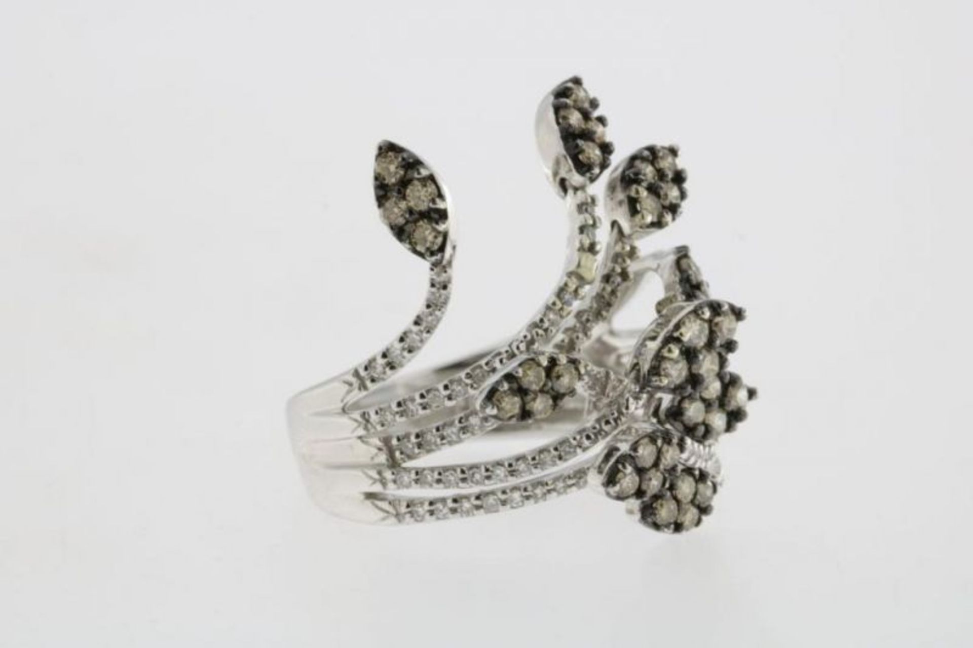 Witgouden design ring bezet met diamant, witte en champagne kleurig, geh. 585/000 maat 17.5 , br. - Bild 2 aus 3