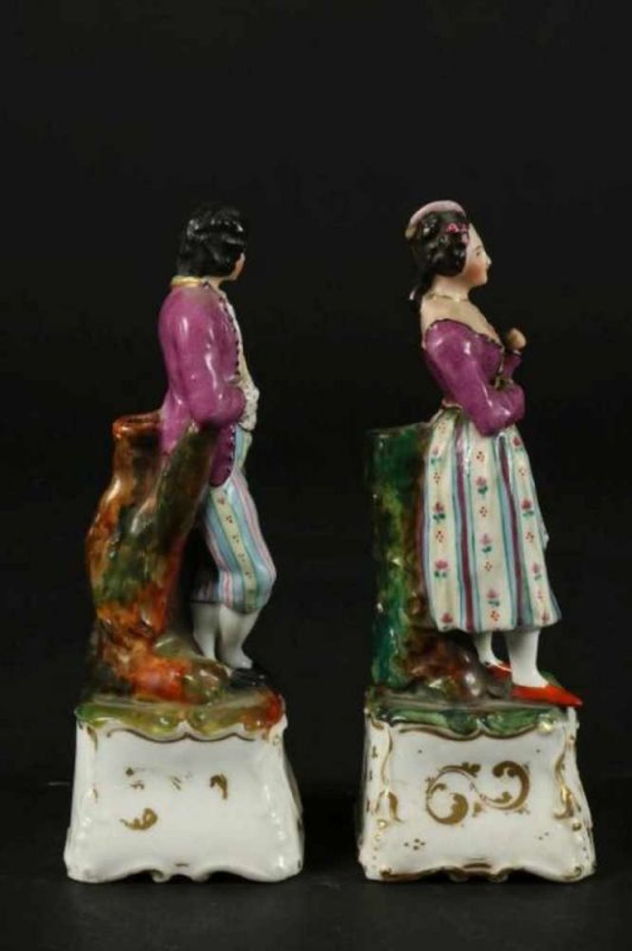 Stel porseleinen likeurflesjes als echtpaar, Duitsland 19e eeuw, h. 19 cm. - Bild 2 aus 4