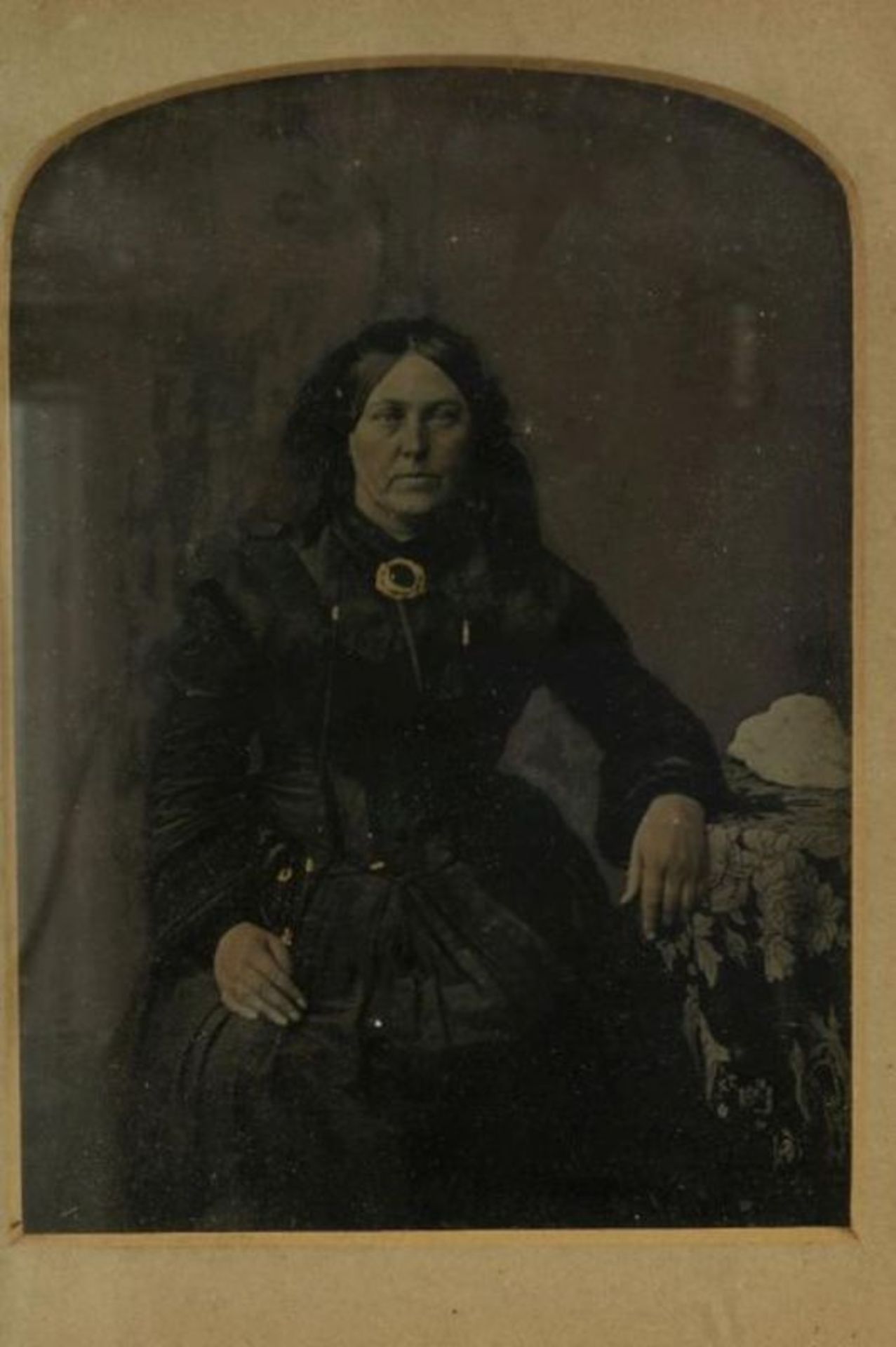 Lot van 2 antieke foto's met afbeeldingen van dames, eind 19e eeuw. - Bild 2 aus 3