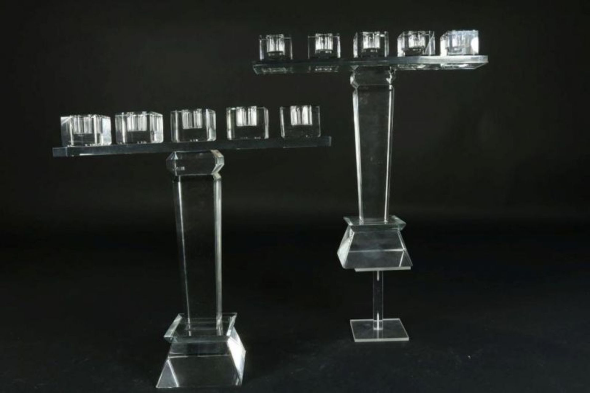 Stel kristallen 5-lichts kandelaars, h. 30 cm. Pair of crystal 5-light candelabra's