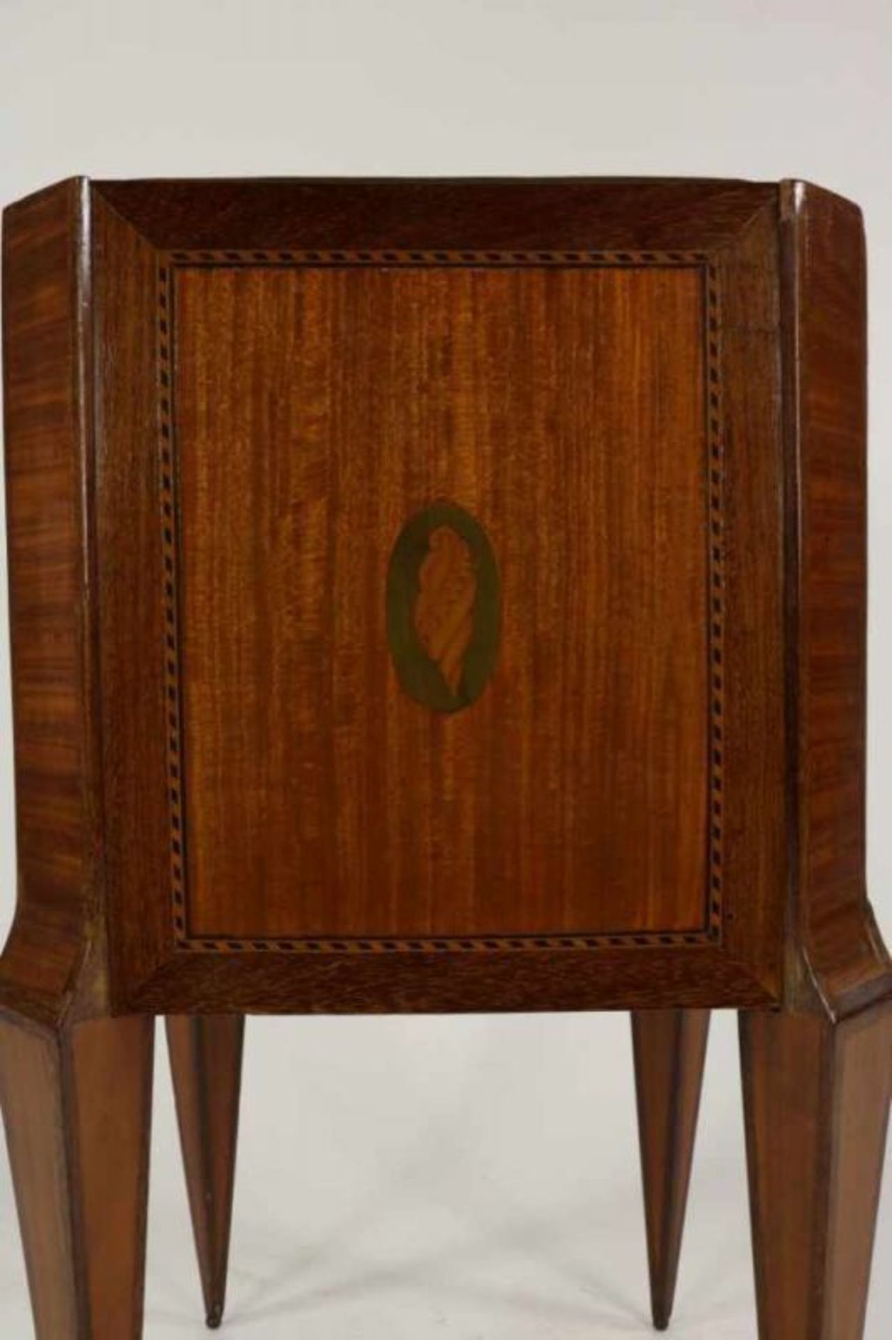 Mahonie met intarsia theestoof met koperen binnenbak, h. 50, br. 27, d. 27 cm. Mahogany thee - Bild 2 aus 3