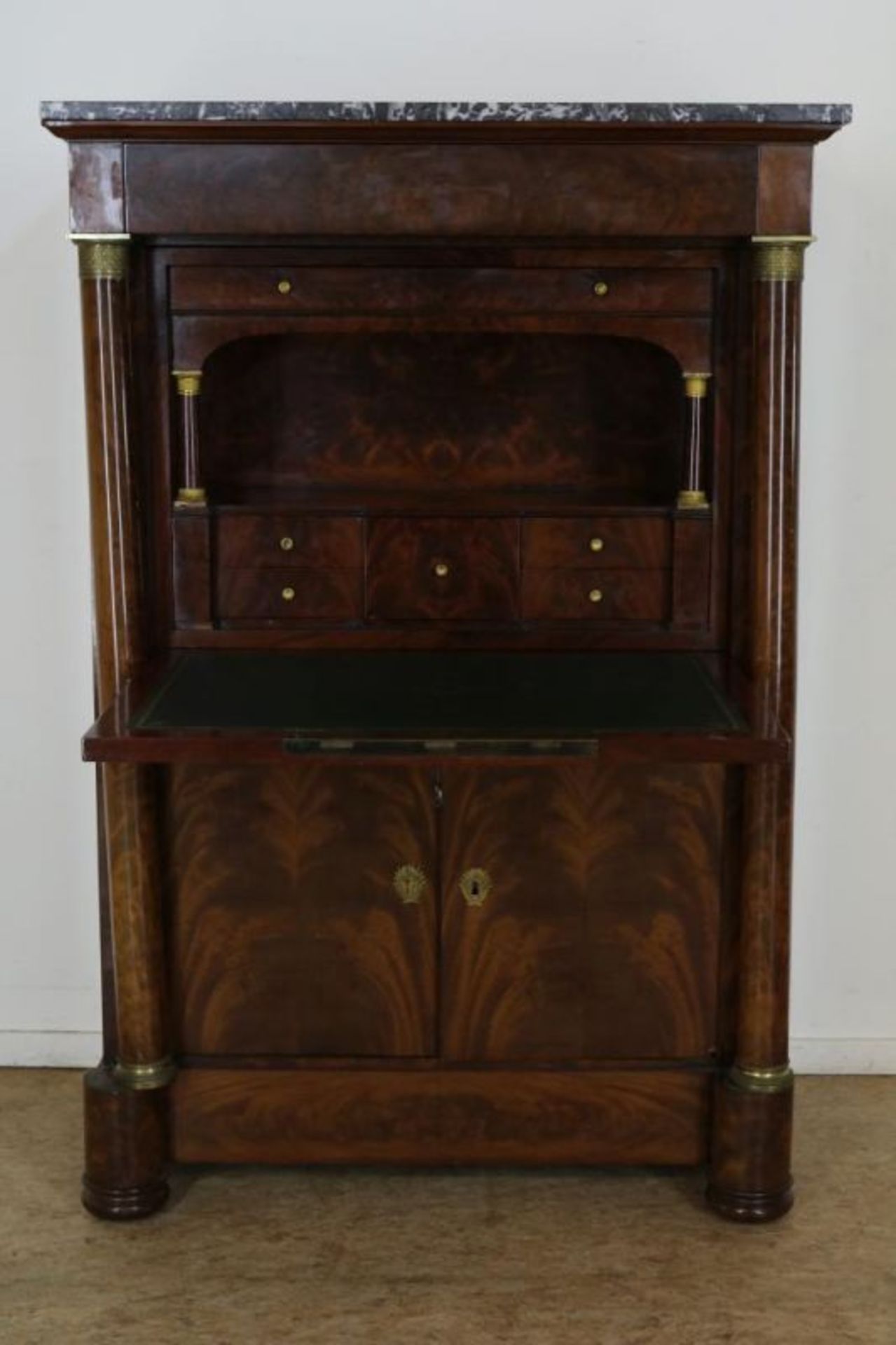 Mahonie Empire secretaire a abattant met zwart marmeren blad met onderin een lade, 2 paneeldeuren en - Bild 2 aus 6