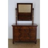 Mahonie commode met spiegelopstand en onderin 4 laden, 19e eeuw, h. 167, br. 102, d. 52 cm. Mahogany