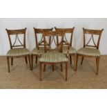 Lot van 5 iepen korenaarstoelen waarvan 1 met armleuningen, 18e eeuw. Lot of 5 elmwood chairs