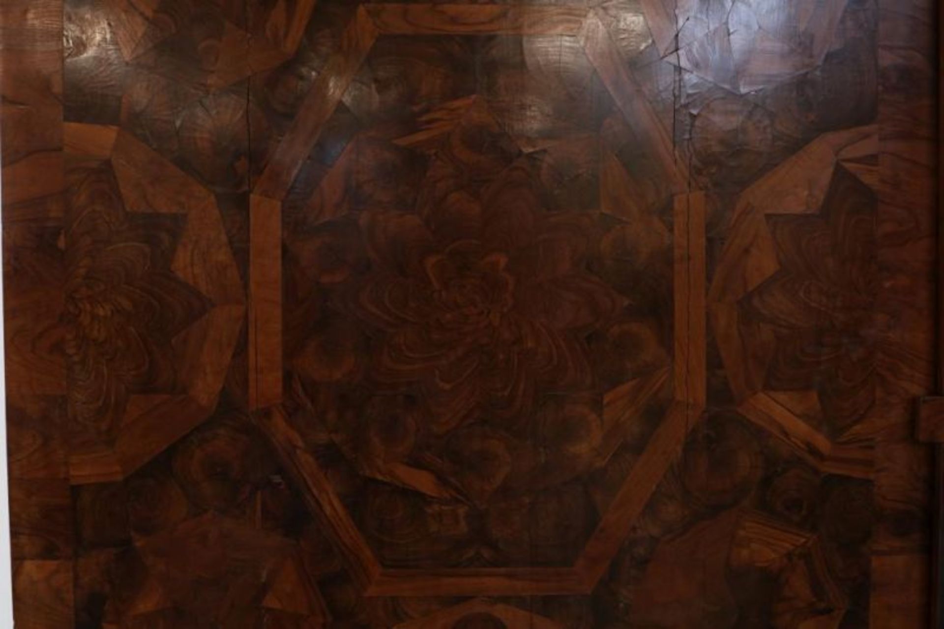 Met oesterfineer belijmd Barok kabinet met twee deuren en onderin 5 laden, binnenkant van de - Bild 2 aus 6