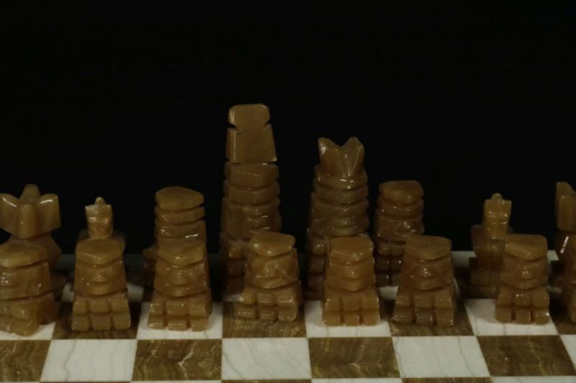 Albasten schaakbord met stukken. - Bild 2 aus 2