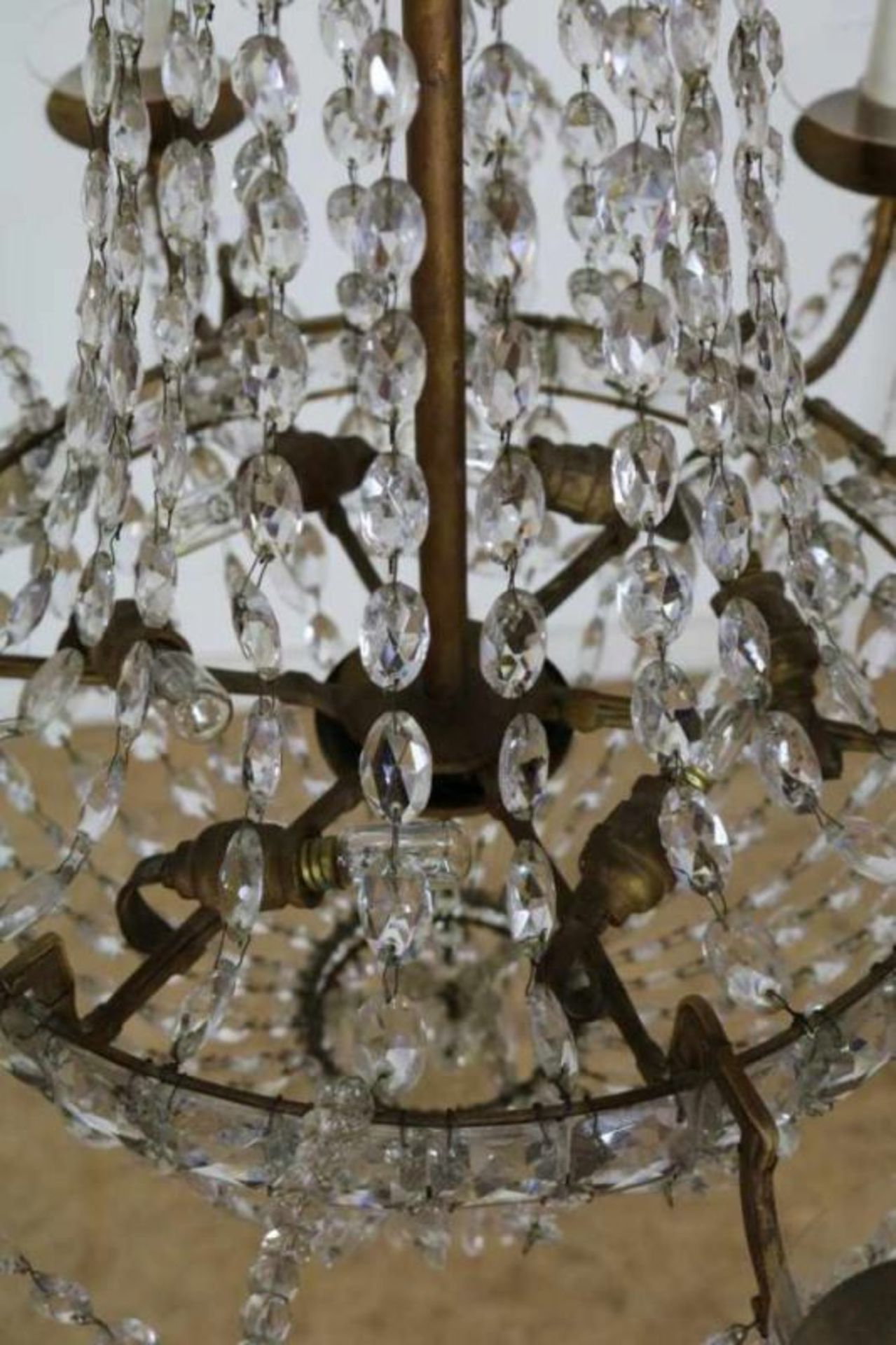 Geel metalen 12-lichts hangkroon met pegels, 19e eeuw Metal 12-lights chandelier with kristal - Bild 2 aus 3