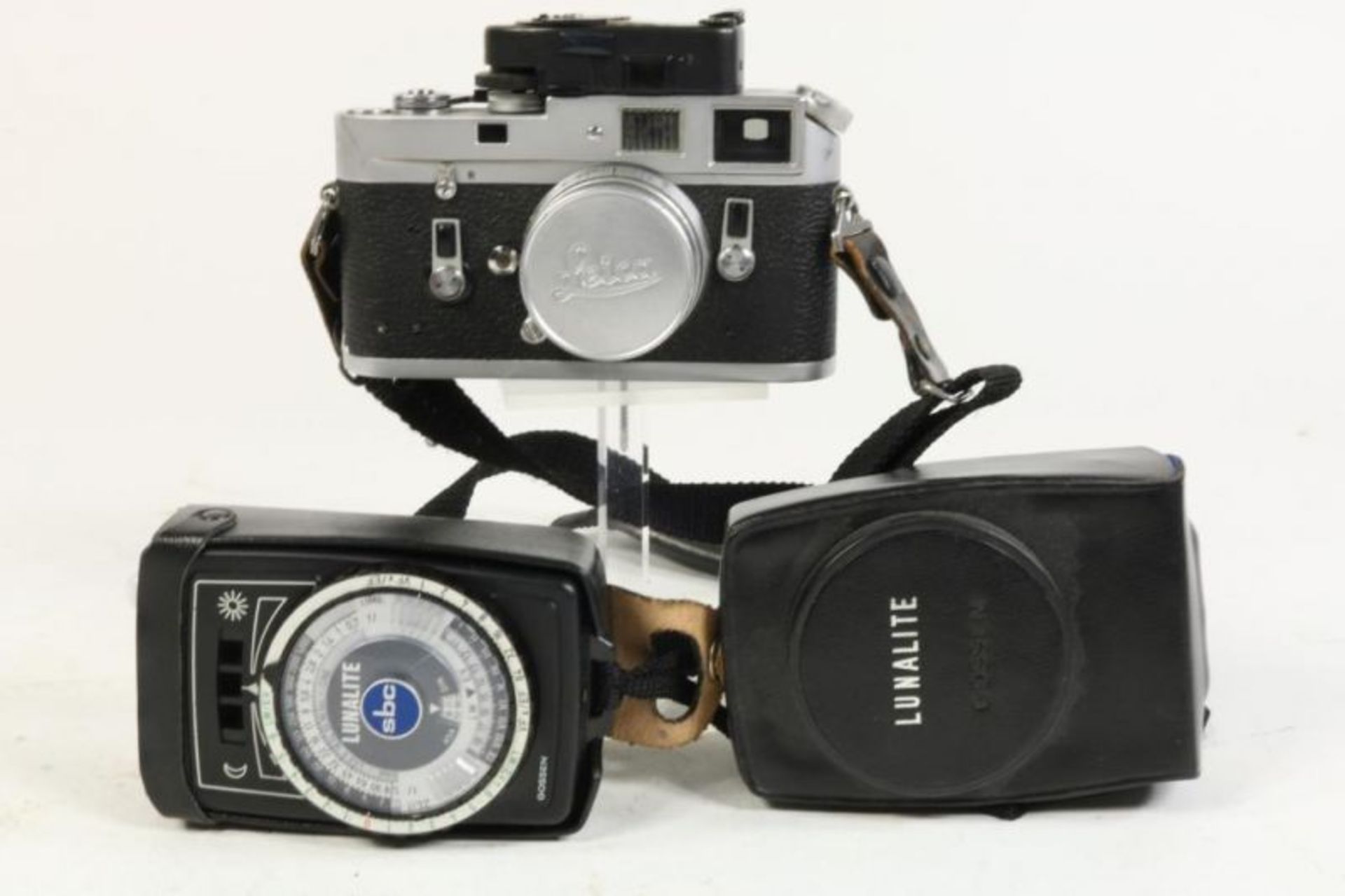 Leica M4 met diverse toebehoren w.o. 35 mm, 135 mm met bril en diverse lichtmeters - Bild 2 aus 5