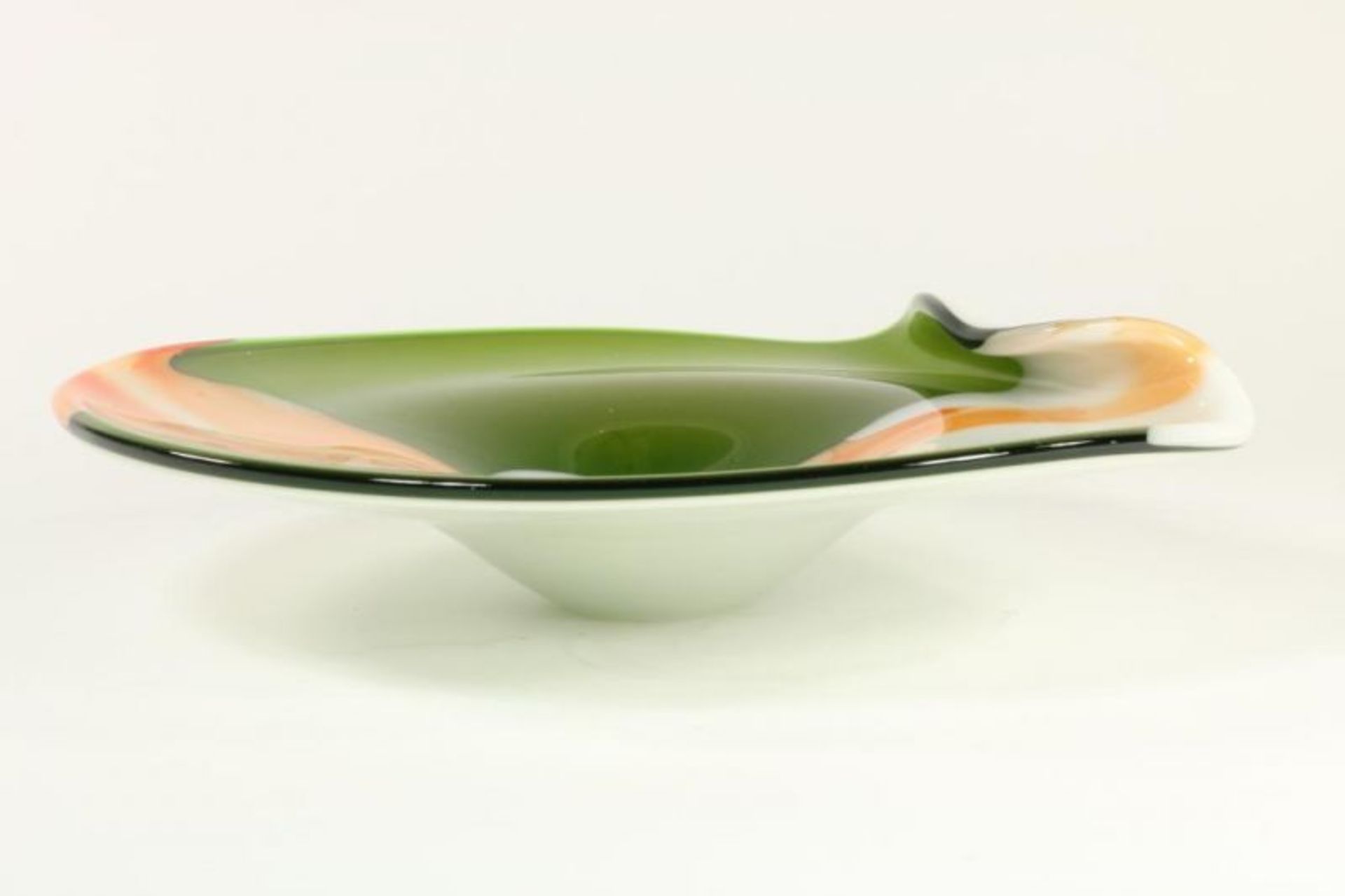 Polychroom glazen schaal, mille fiori, h. 10 cm. diam. 41 cm. Polychrome glass bowl, mille fiori, h.