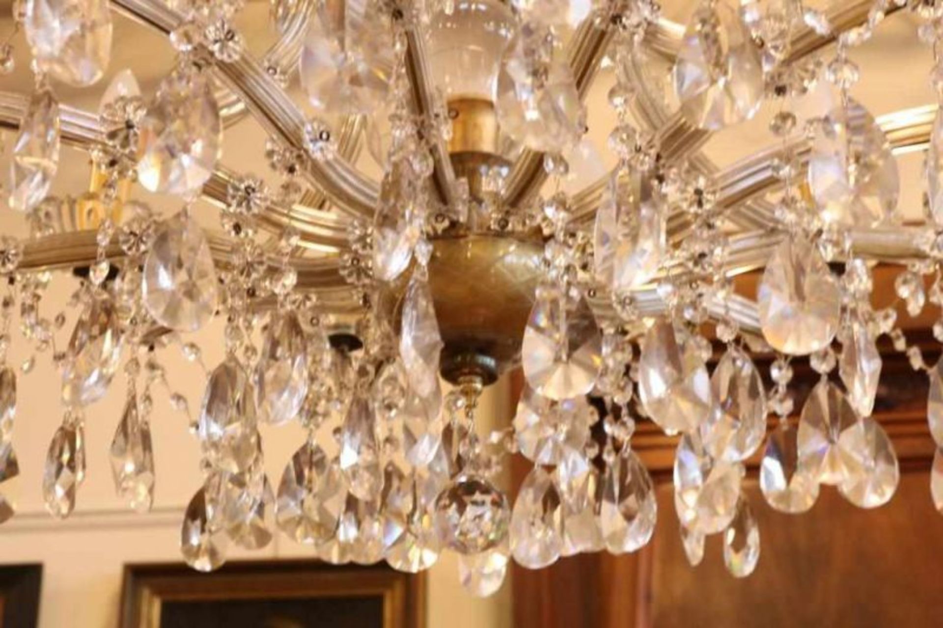 19 lichts hangkroom met kristallen pegels Chandelier with 19 lights and cristal ornaments - Bild 2 aus 3