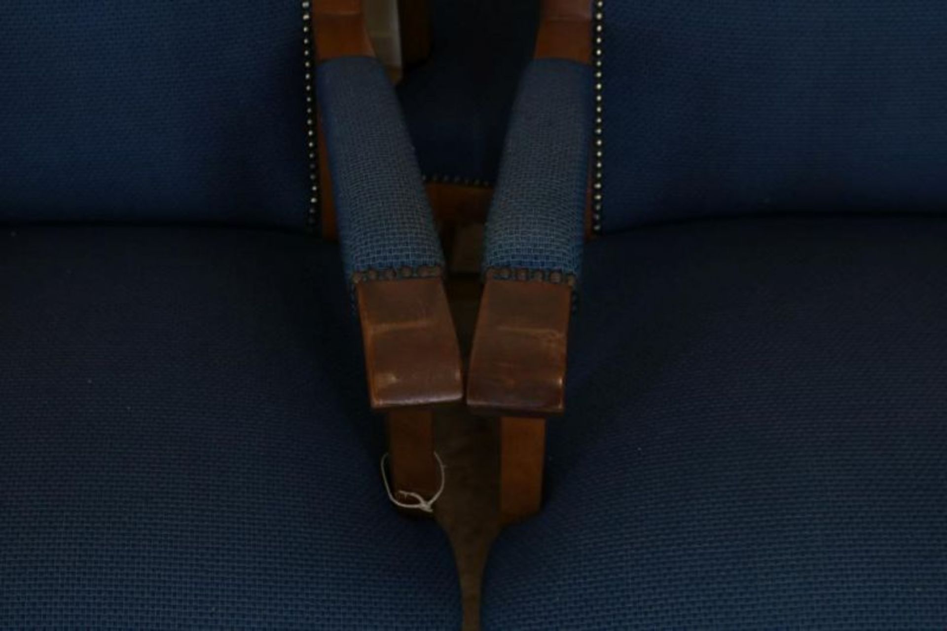 Set van 10 armstoelen bekleed met blauwe stof afgezet met siernagels ( bij 1 stoel singels - Bild 2 aus 4