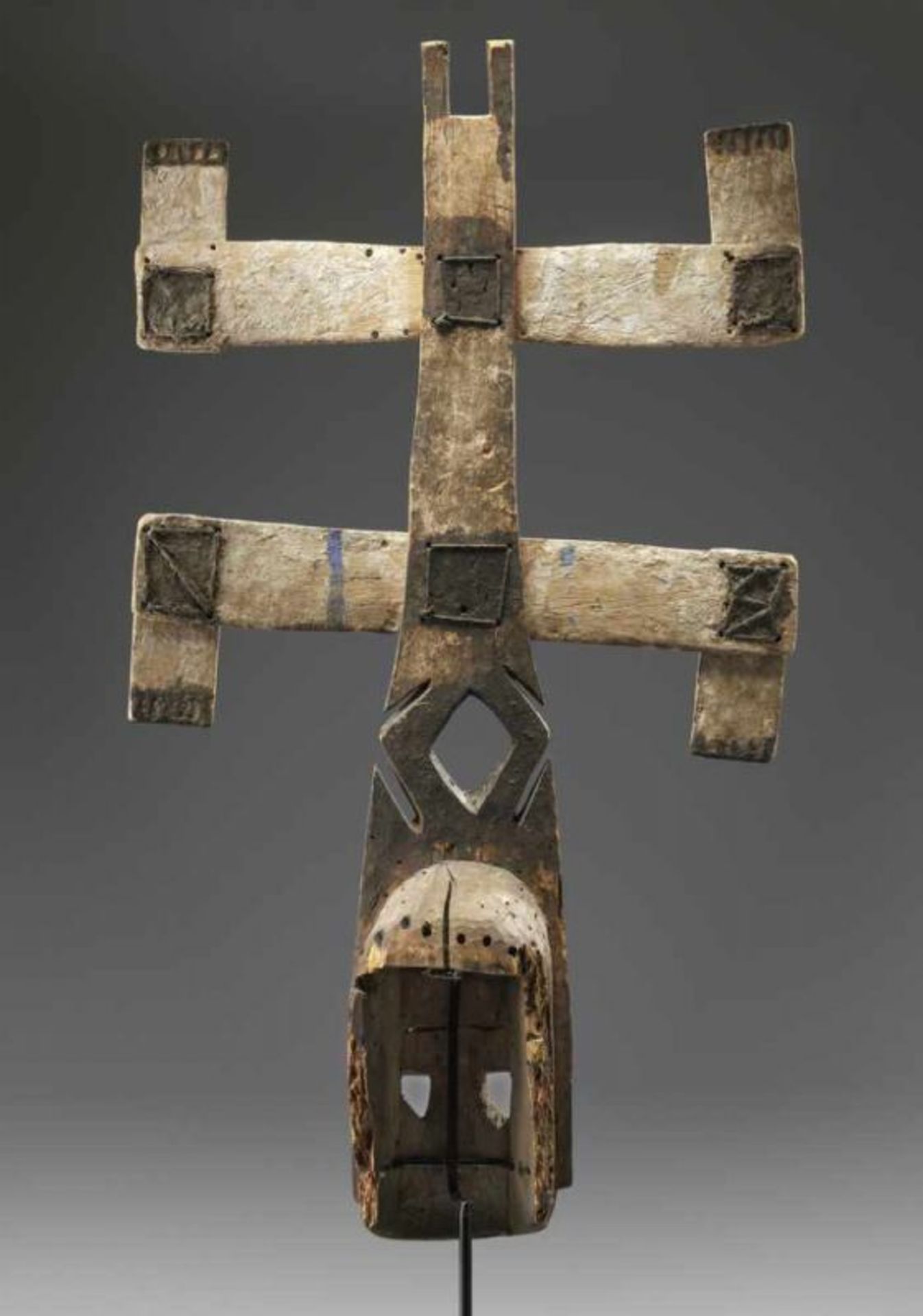 Mali, Dogon, Kanaga mask,with broad stylized mouth, triangular cut eyes and painted in black and - Bild 3 aus 3