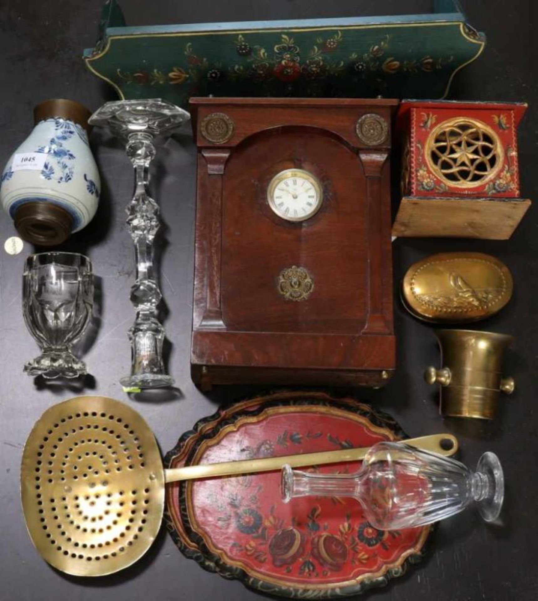 Divers,w.o. mahoniehouten horlogehouder, 19e eeuw; Herkomst: Uit een particuliere collectie uit