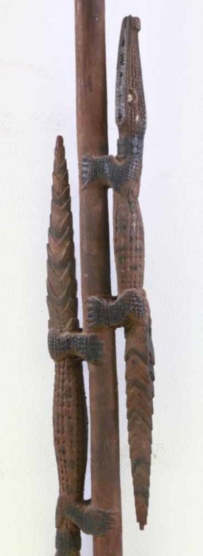PNG, Middle Sepik, bamboo flute with wooden flute stopper and two wooden pounderwith carved - Bild 3 aus 4