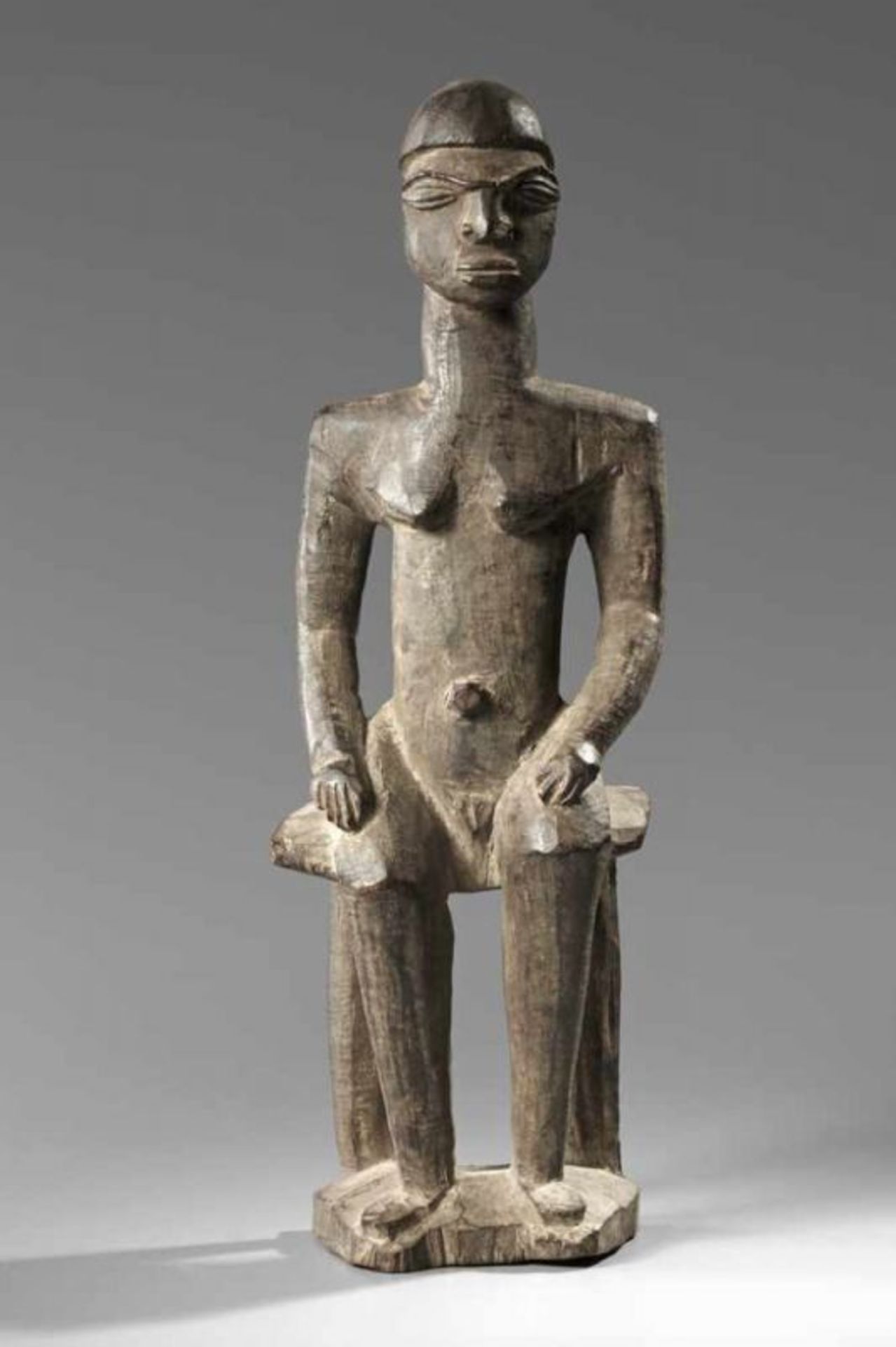 Burkina Faso, Lobi, seated female figure, Bateba Bambara.Protective function of the home. Carved - Bild 5 aus 6