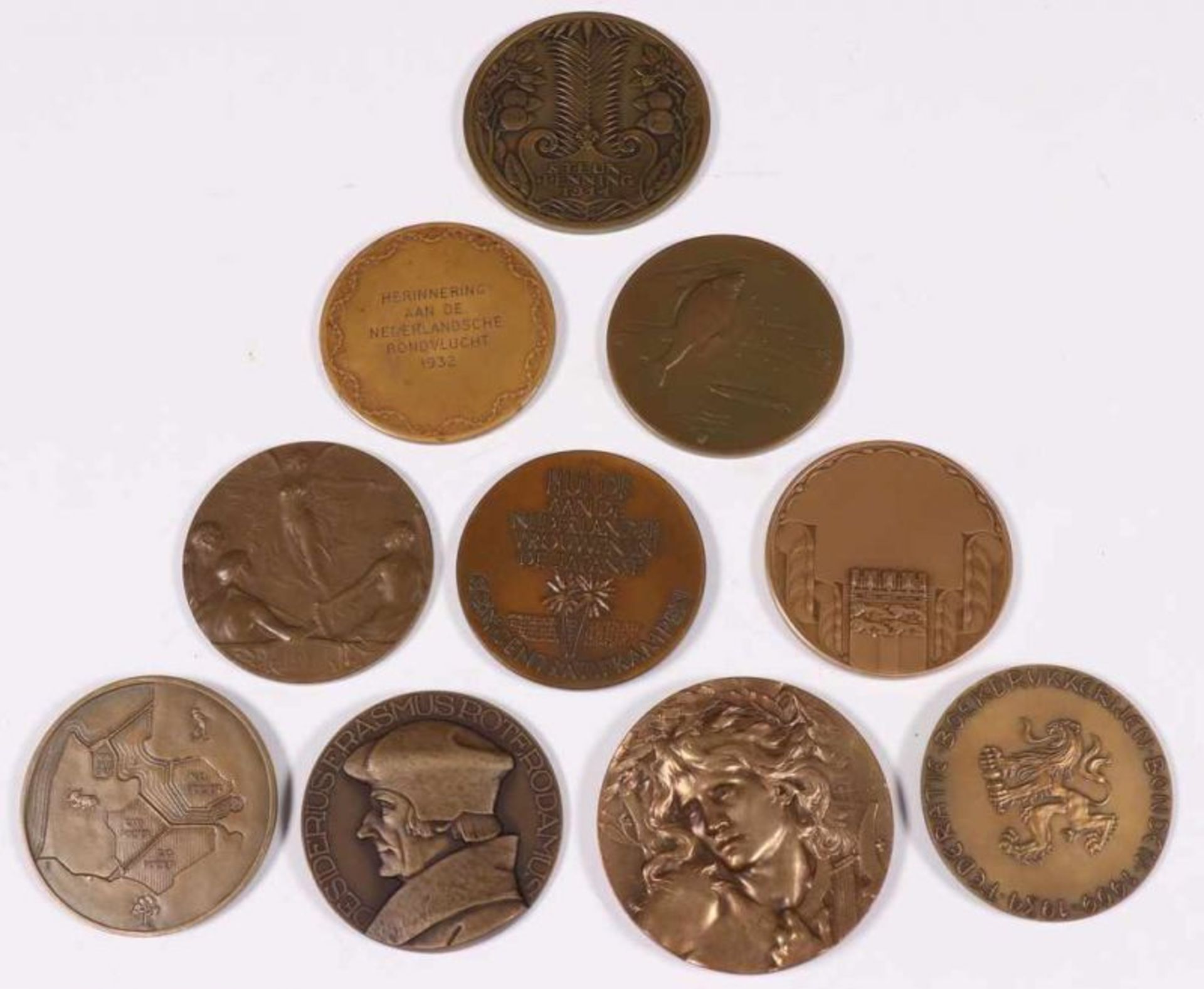 Collectie bronzen penningenw.o. 'Lucht en Water' ontw. Leendert Bolle, 1934 . Met naslagwerk ' - Bild 2 aus 2