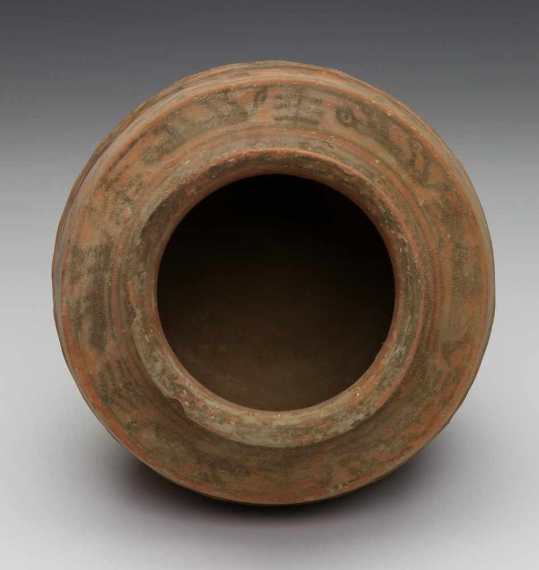 Indus Valei, Pakistan, Nindowari, 2300-2000 BC.,red earthenware pot with two ribbed edges in the - Bild 5 aus 6