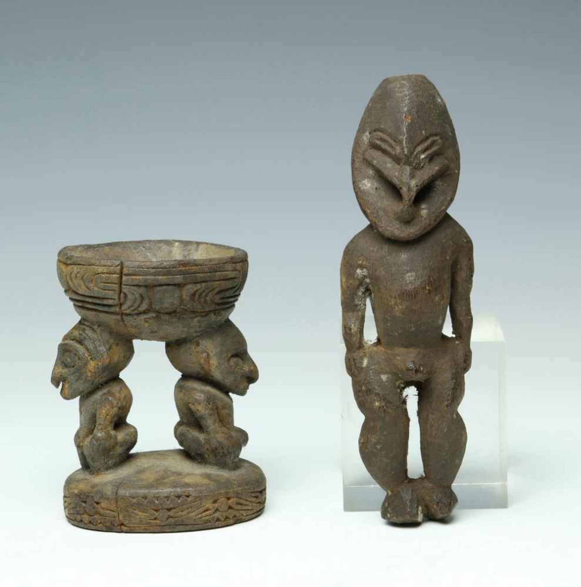 PNG, Sepik, three figures; a North Coast mortar, a male figure and a figurevarious; 3200 - Bild 5 aus 5