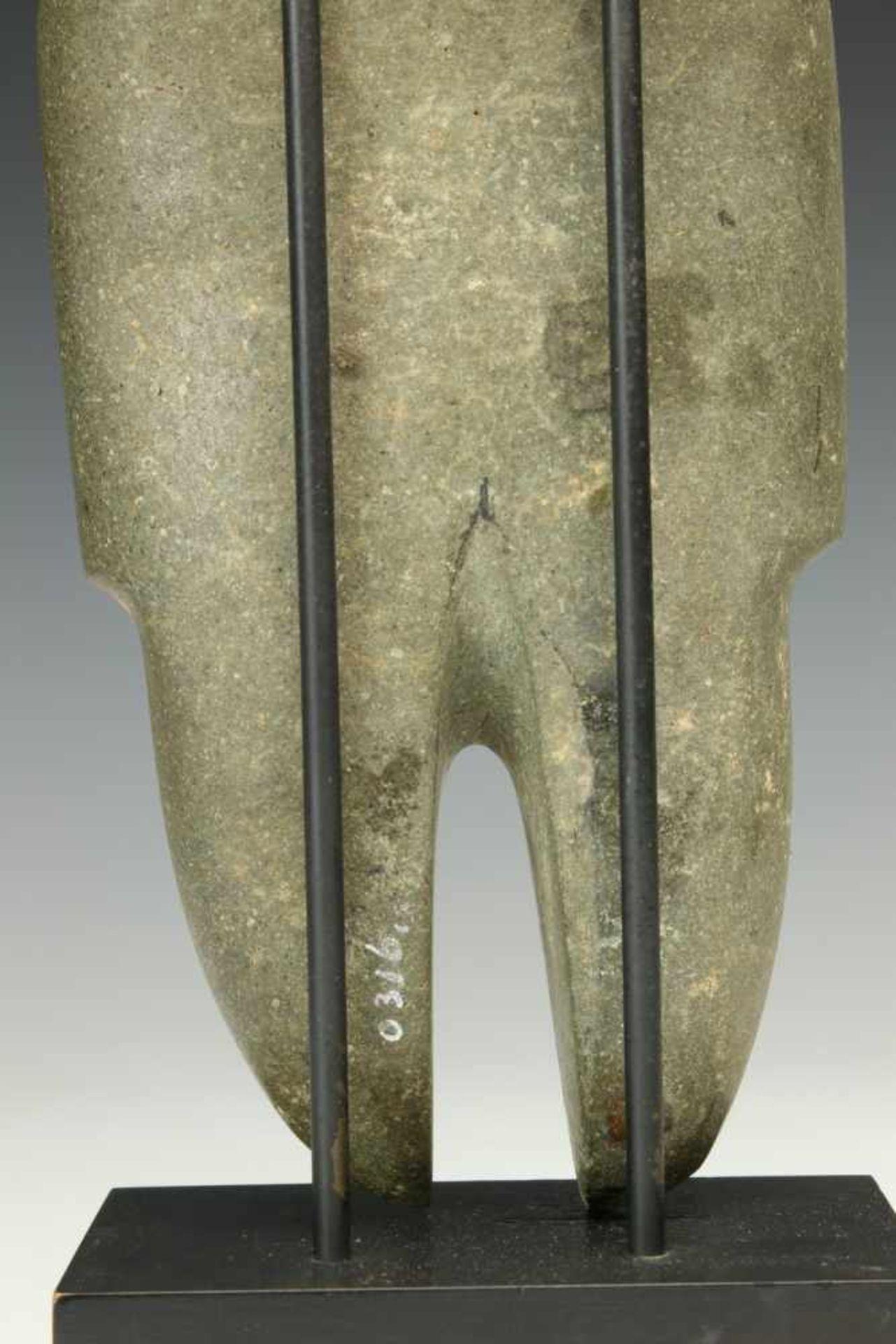 Mexico, Guerrero, Mezcala, stone antromorphic figure, 100 BC - 300 ADwith an old collection number - Bild 4 aus 7